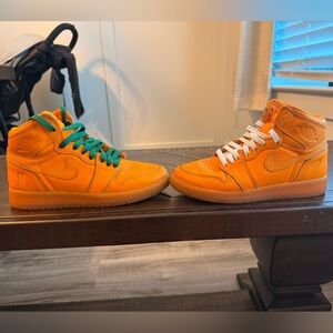Nike Air Jordan 1 retro high Gatorade orange peel. Youth size 6